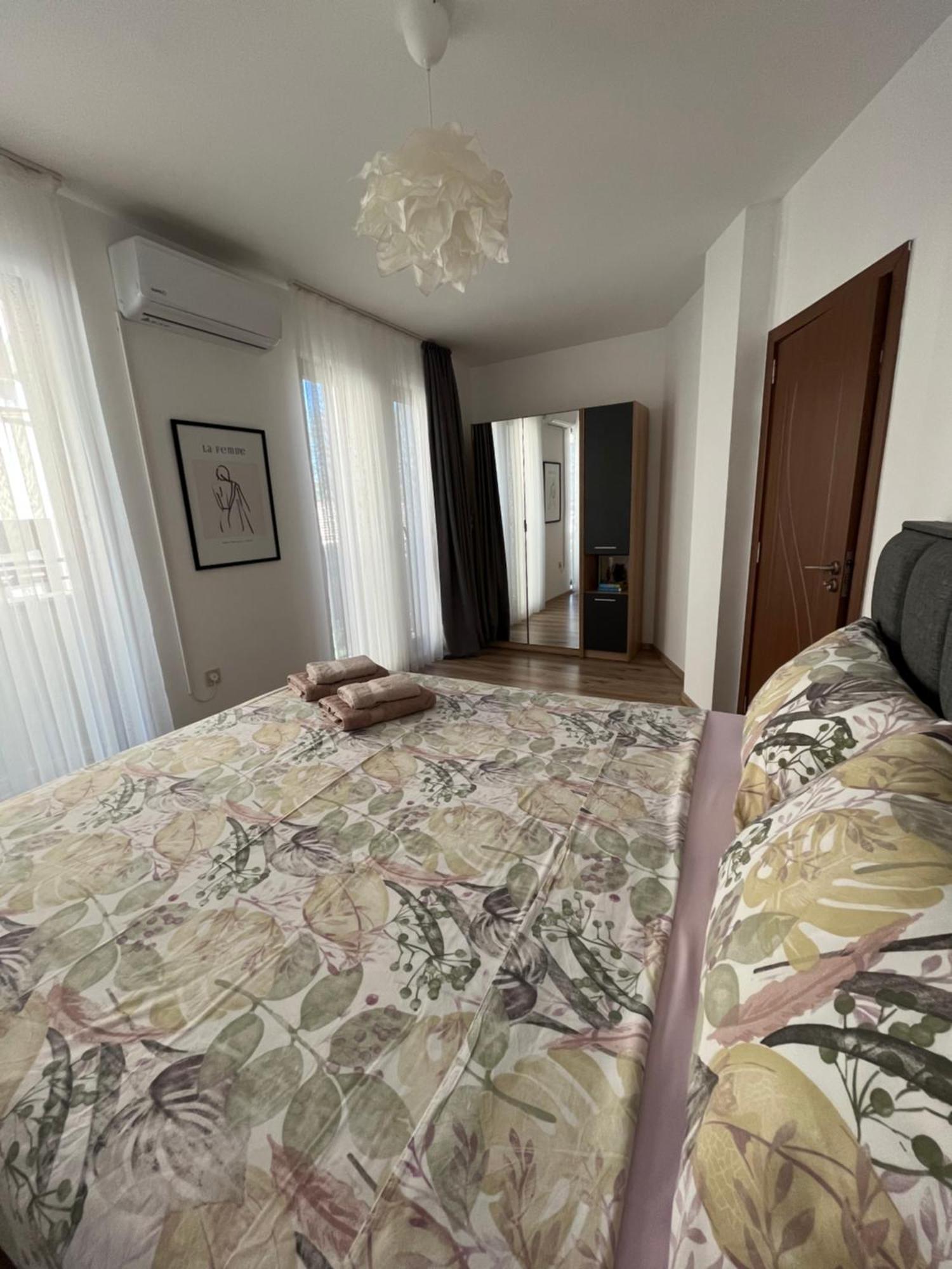 Azzurro Premium Apartment On Bulevard Bogoridi Burgas by Eksteriør bilde
