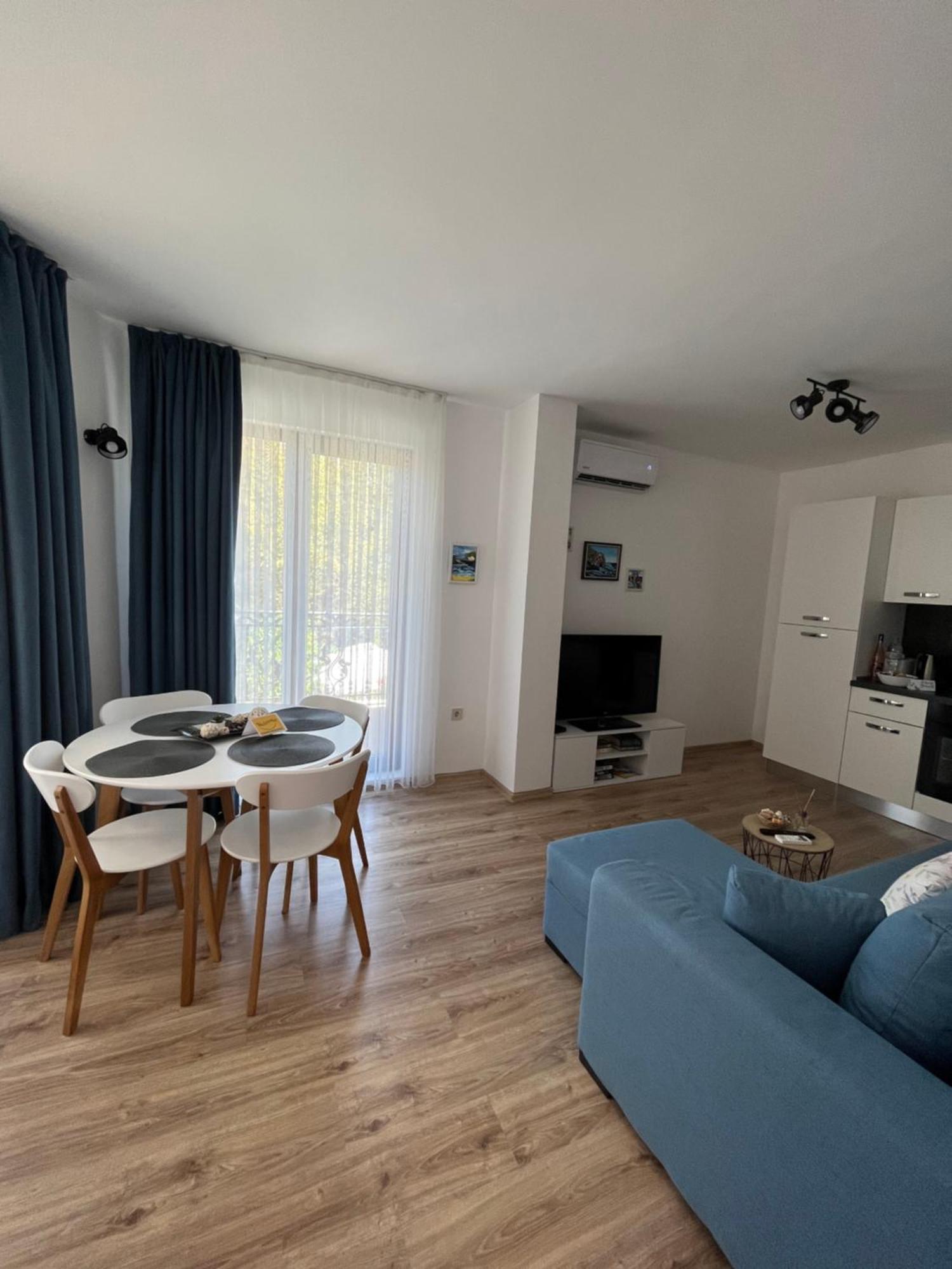 Azzurro Premium Apartment On Bulevard Bogoridi Burgas by Eksteriør bilde